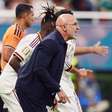 De la Fuente critica agressividade do Uruguai após classificação na Copa
