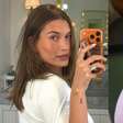 Filha de brasileira, Hailey Bieber mostra o filho provando brigadeiro pela primeira vez: 'Sucesso'