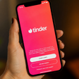 Homem finge câncer terminal para dar golpe em mulher que conheceu no Tinder e é condenado