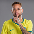 Visto como bolsonarista, Neymar segue vários famosos de esquerda em rede social