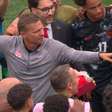 Técnico do Canadá faz discurso emocionante após classificação histórica e diz que jogadores são heróis: 'Mostrando o caráter'