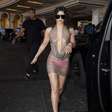 Rosalía impressiona em Las Vegas com vestido de látex transparente