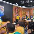 Bastidores da CazéTV explodem em festa após virada do Brasil sobre o Japão