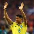 Douglas Santos ganha apelido e família do lateral reage: "Agora tu é cozinheiro"