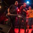 Cólera lança álbum ao vivo em coleção única em vinil
