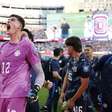 Após defender dois pênaltis, goleiro do Paraguai celebra classificação: "Privilégio"