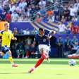 Mbappé bate novo recorde, França despacha Suécia e encara Paraguai nas oitavas de final da Copa