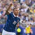 Com show de Mbappé e Olise, França vence Suécia por 3 a 0 e avança às oitavas da Copa