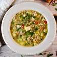 9 receitas de sopas leves para manter a dieta nos dias frios