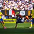 Olise encanta lendas da França e se aproxima de marca histórica na Copa