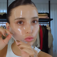 Sérum em alta na beleza! Os 8 melhores séruns para sua pele neste Inverno: lista tem um feito 3 tipos de mel de abelha negra, novidade 'antiderretimento' da pele e até microagulhas invisíveis