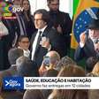 Lula mostra dedo do meio durante discurso no Palácio do Planalto: 'Aqui para eles'