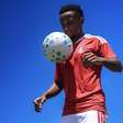 Internacional e Bahia congelam contrato de Kayky após lesão nas férias