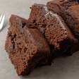 Bolo de chocolate sem glúten molhadinho: fácil de fazer e impossível de resistir