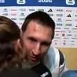 Messi cumprimenta jornalista com beijo no rosto e cena viraliza; entenda