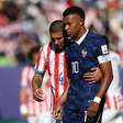 Jogador paraguaio revela provocação de Mbappé: 'Quer me dar um beijo?'