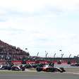 F1: Ferrari dá o bote na largada e assume a ponta do GP da Grã-Bretanha; Albon é punido