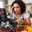 Papel-alumínio não deve ser usado na Airfryer e o motivo técnico vai te fazer parar hoje mesmo