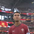 Cristiano Ronaldo deixa o campo chorando após eliminação de Portugal em sua despedida da Copa