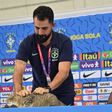Jornal argentino lembra 'maldição do gato' na Seleção Brasileira; conheça o responsável