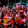 Veja a festa da torcida da Espanha em SP após a classificação sobre Portugal na Copa do Mundo