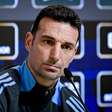 Scaloni vai às lagrimas e abandona entrevista após classificação histórica da Argentina
