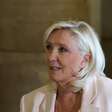 Justiça francesa mantém condenação de Le Pen, mas abre caminho à candidatura