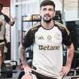 Arrascaeta se reapresenta no Flamengo e retorna aos treinos