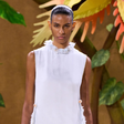 Com brasileiras na passarela, Chanel transforma alta-costura num conto de fadas