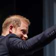 Harry e Elton John perdem processo contra tabloide britânico Daily Mail