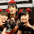 A reflexão do Babymetal sobre o sucesso repentino com 'Gimme Chocolate!!'