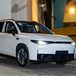 Leapmotor supera 1,5 milhão de veículos e acelera expansão global com apoio da Stellantis