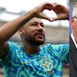 Frase do dia do filósofo grego Sócrates, sobre ser feliz: 'O segredo da felicidade não está em buscar mais'
