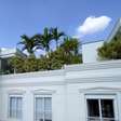 2.100m² de puro luxo no bairro do Brooklin: com reserva de 16 mil litros de água para uso nos jardins e salão de festas para 100 pessoas, mansão de R$ 16 milhões é vendida ex-craque da Seleção; 15 fotos