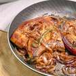 Receita especial: Bisteca de porco na pressão com cebola