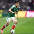 Gilberto Mora se forma no ensino médio após disputar a Copa pelo México
