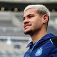 Bruno Guimarães pede saída do Newcastle e se aproxima de transferência para gigante inglês