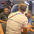 Repórter da TV Globo discute com colega e interrompe coletiva de craque do Marrocos; assista