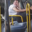 Motorista e passageira trocam socos e mordidas durante briga em ônibus no RJ