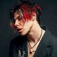 Yungblud cancela apresentação em festival para cuidar da saúde mental