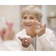 Regina Pallás, farmacêutica espanhola: 'Se eu tivesse 65 anos, no meu nécessaire nunca faltaria um creme para o contorno dos olhos com efeito lifting e proteção solar com FPS mínimo de 30'