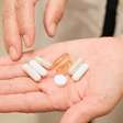Tomar comprimidos sem água pode causar inflamação no esôfago