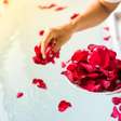 Banho de Rosa Vermelha e Canela: Rituais para Atrair Amor e Paixão