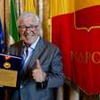 Ilha na Itália prepara despedida de Peppino di Capri com velório na sede da prefeitura