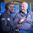 Eliud Kipchoge visita a Arena do Grêmio e encontra Felipão