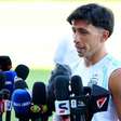 Lisandro Martínez cobra a Argentina após sustos: "Pés no chão"