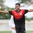 Cria do Athletico-PR, Sorriso assina contrato longo com time europeu; veja tempo