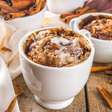 Bolo de iogurte na caneca: receita saudável, rápida e perfeita para um lanche equilibrado