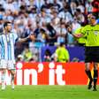 Messi se irrita com árbitro durante jogo contra a Suíça: 'Fale direito comigo'