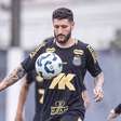 Zé Rafael aguarda janela internacional para definir saída do Santos